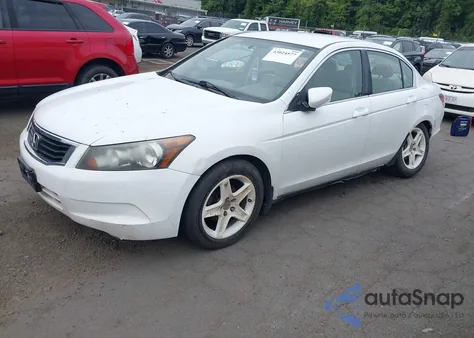 2010 Honda Accord 2.4 Lx z USA, uszkodzony, nr VIN 1HGCP2F3XAA197083